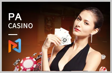 Giao diện sòng bạc trực tiếp với dealer xinh đẹp và bàn chơi chân thực